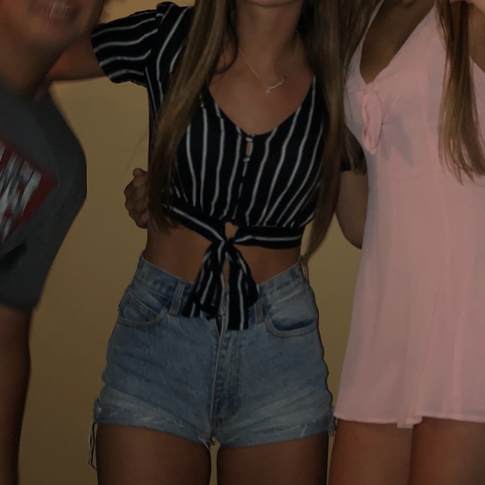 Pacsun LA Hearts Crop Top